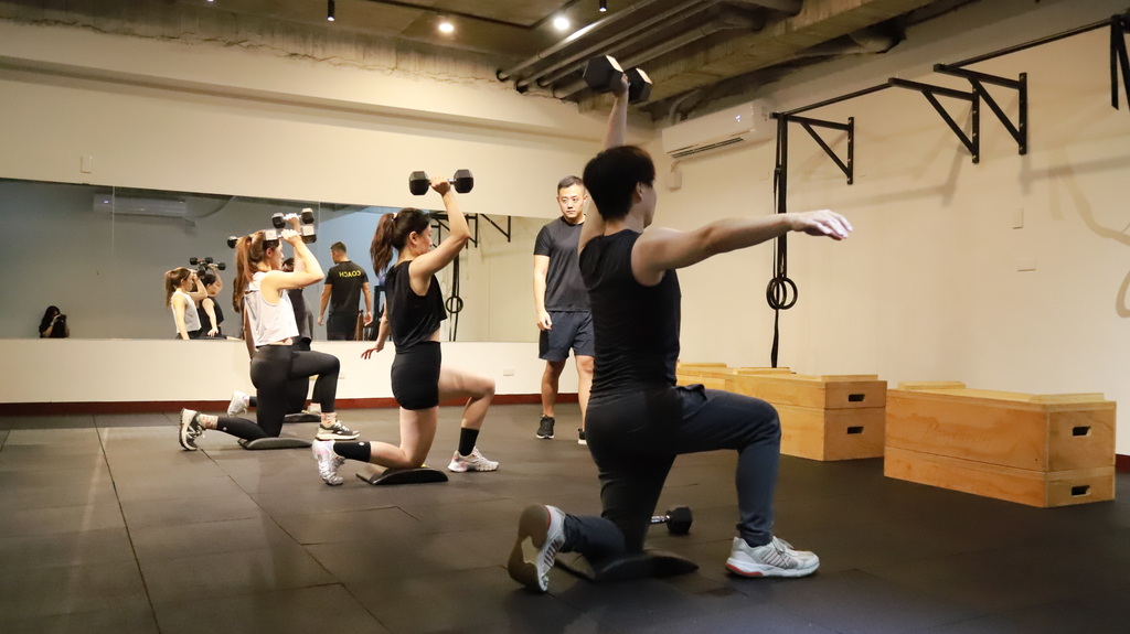 【Wero Fitness 混合健身中心評價】平價且豐富的小班制團課，三間場館任你上 15