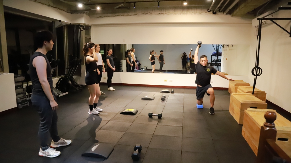 【Wero Fitness 混合健身中心評價】平價且豐富的小班制團課，三間場館任你上 3